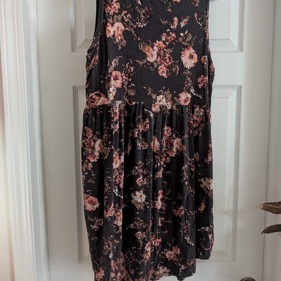 Maurices Dresses & Skirts - Maurices Black and Pink Floral Mini Dress